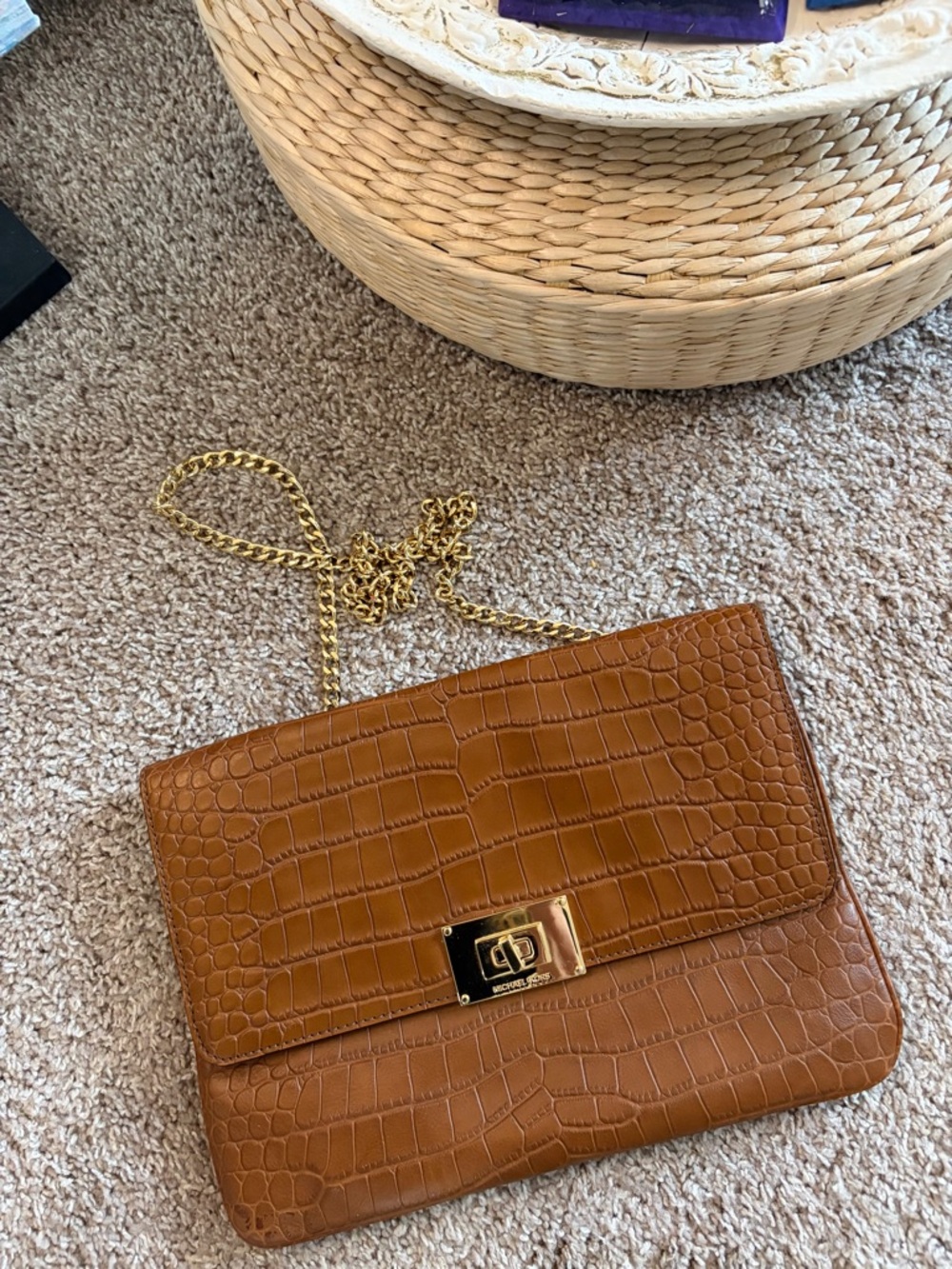 MICHAEL KORS - Croc-Embossed Crossbody Bag in Brown with Gold Chain